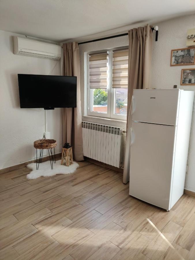 Licul Apartment Ровинь Экстерьер фото