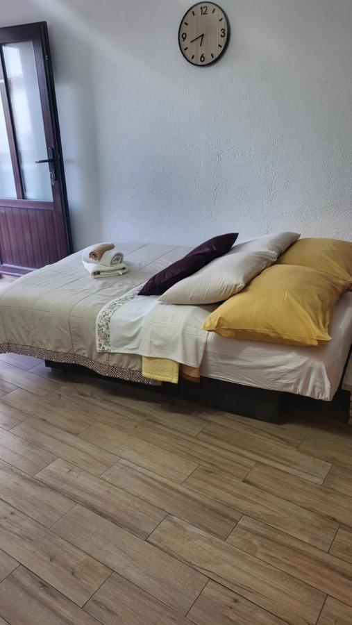 Licul Apartment Ровинь Экстерьер фото